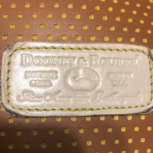 DOONEY&BOURKE PURSE - Picture 9 of 16